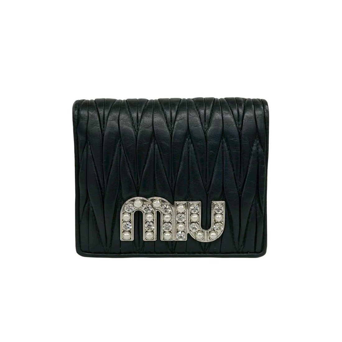 Miu Miu MIUMIU Matelassé Logo Bijou Leather Bi-fold Wallet Mini Black 29638: --- Catalog ---Category: SizeSize (HxWxD): 9cm x 11cm x 2cm / 3.54'' x 4.33'' x 0.78''Category: DesignType: Wallet (bi-fold)Color: BlackGender: WomenMaterial: Leather Category: GeneralBrand: Miu Miu--