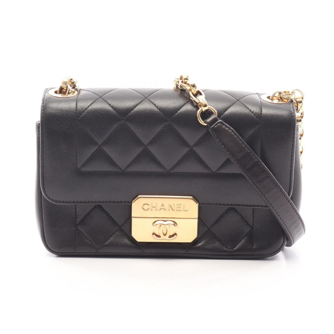 Chanel Chic With Me Matelassé Shoulder Bag/Handbag, Lambskin Leather, Women's, Black: --- Catalog ---Category: SizeSize (HxWxD): 12cm x 18cm x 5cm / 4.72'' x 7.08'' x 1.96''Category: DesignType: Handbag, Shoulder bagColor: BlackGender: WomenMaterial: Leather Hardware Color: GoldLeather
