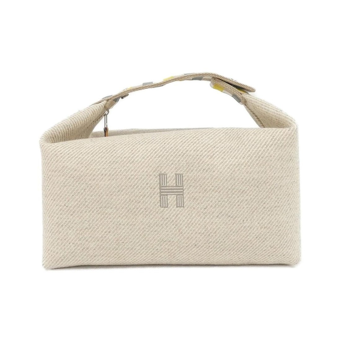 Hermes AU CARRE Brid à Black GM 103803M Handbag Pouch: --- Catalog ---Category: SizeSize (HxWxD): 21cm x 25cm x 14cm / 8.26'' x 9.84'' x 5.51''Category: DesignType: PouchColor: BeigeGender: WomenMaterial: Wool Category: GeneralMPN: 103803MBrand: