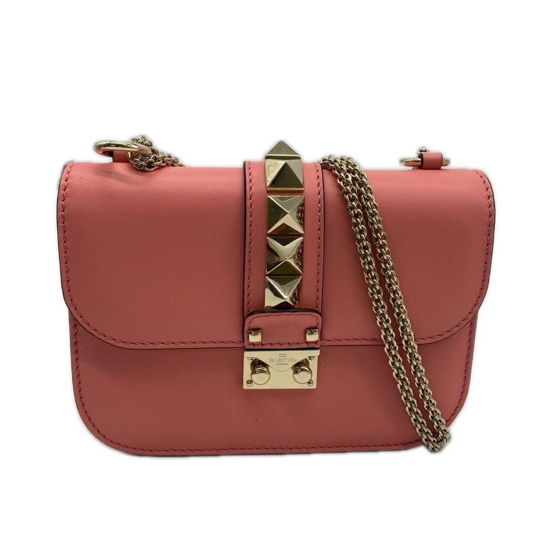 Valentino Rockstud Glam Rock Shoulder Bag NW2B0312VIT Pink Calf Leather Women's: --- Catalog ---Category: SizeSize (HxWxD): 16cm x 21cm x 5cm / 6.29'' x 8.26'' x 1.96''Strap Length: 116cm / 45.66''Handle Length: 63cm / 24.8''Category: DesignType: Shoulder bagColor: PinkGender: