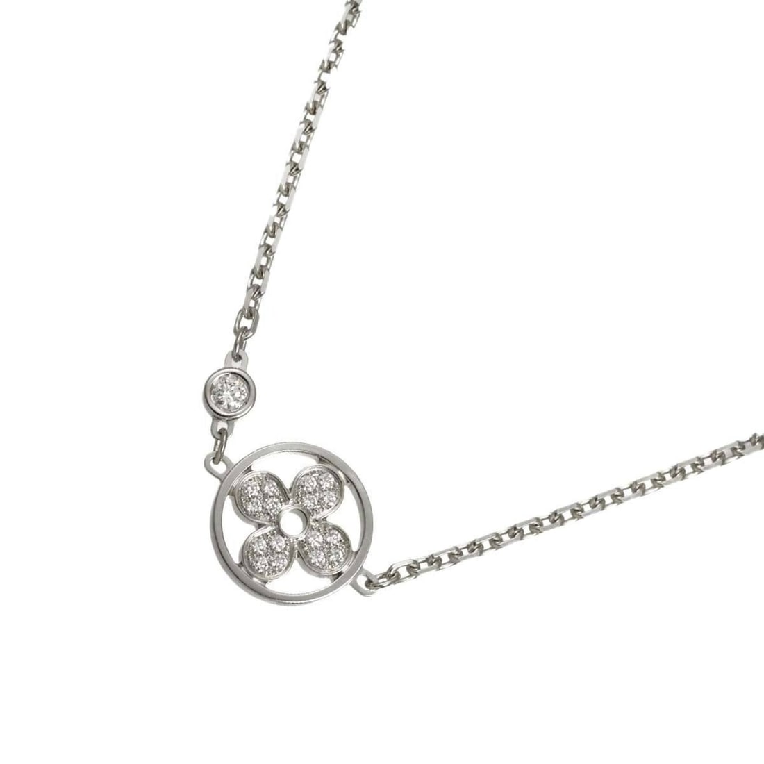 Louis Vuitton Idylle Blossom Diamond Necklace, 40cm, 18K White Gold (750): --- Catalog ---Category: SizePendant Size: 10mm x 10mm / 0.39'' x 0.39''Neck Circumference: 40 cm / 15.74''Category: DesignGender: WomenMaterial: White gold (18K)Necklace Type: NecklaceCategory: Gener