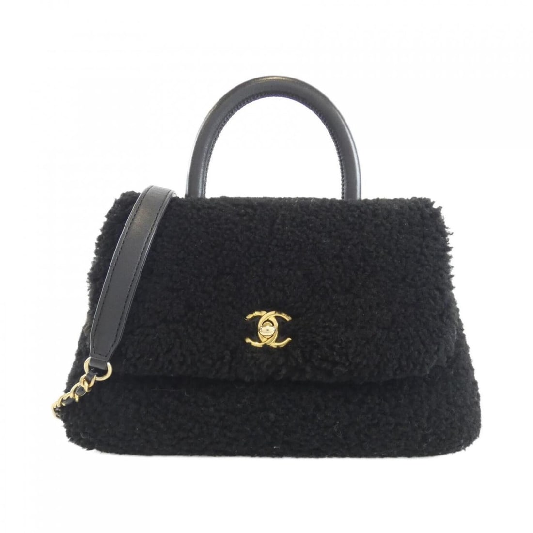 Chanel 92990 handbag: --- Catalog ---Category: SizeSize (HxWxD): 14cm x 22cm x 10cm / 5.51'' x 8.66'' x 3.93''Category: DesignType: HandbagColor: BlackGender: WomenMaterial: Leather Hardware Color: GoldLeather/Fur Type: Ca
