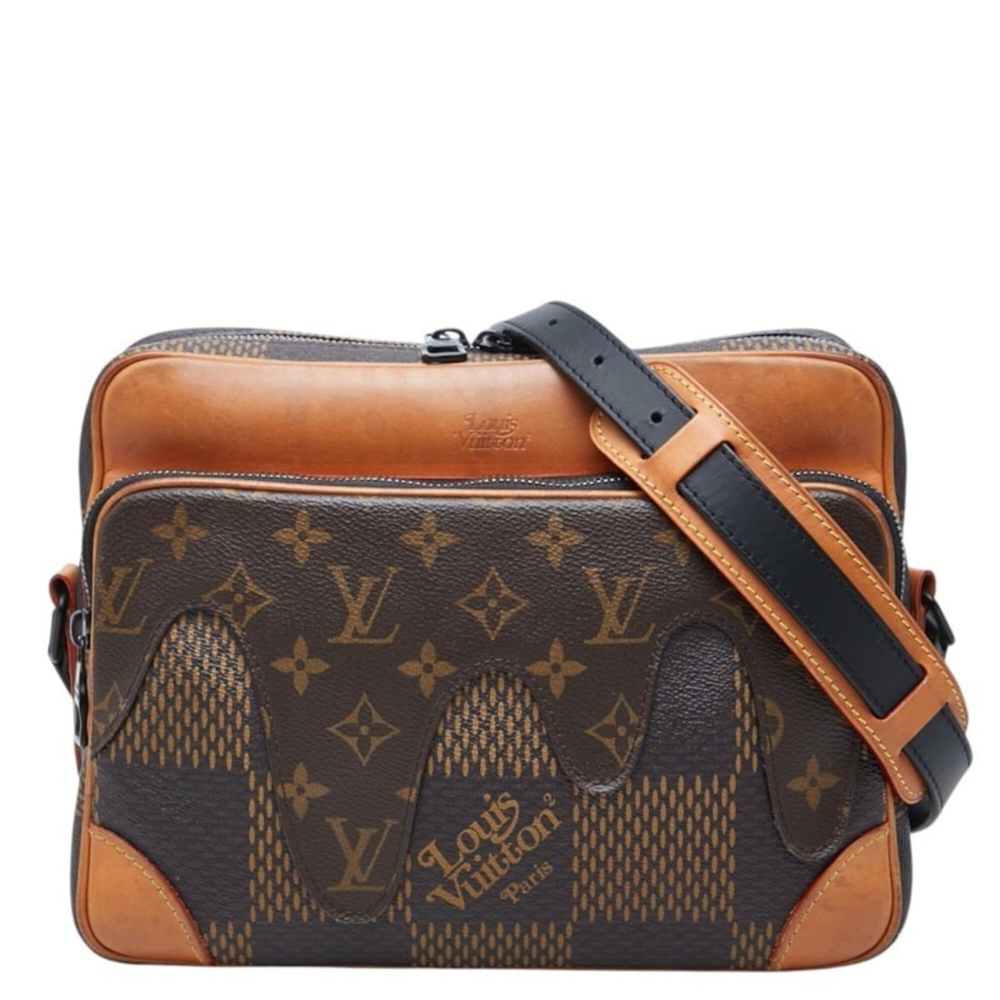 Louis Vuitton Damier Giant Nile Messenger PM Crossbody Shoulder Bag N40359 Brown Leather Men's LOUIS: --- Catalog ---Category: SizeSize (HxWxD): 20cm x 26cm x 6cm / 7.87'' x 10.23'' x 2.36''Category: DesignType: Messenger bag, Shoulder bagColor: BrownGender: MenMaterial: PVC , Leather Category: Genera