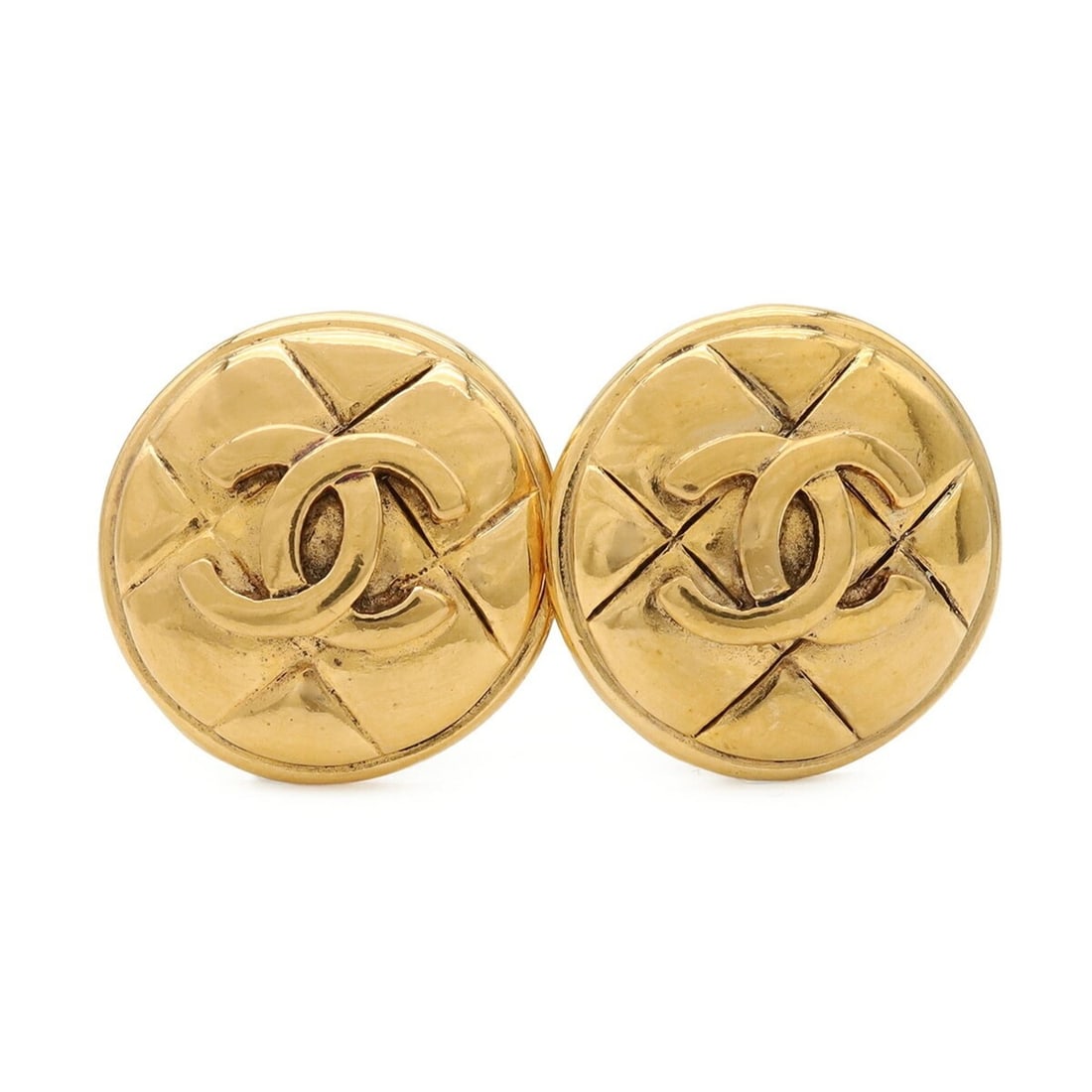 CHANEL Matelassé Coco Mark Button Round Earrings GP Gold: --- Catalog ---Category: SizeSize (HxWxD): 25.00mm x 25.00mm / 0.98'' x 0.98''Category: DesignType: Clip earringsColor: GoldFinish: Gold platedGender: WomenCategory: GeneralLine: MatelasseBrand: Chane