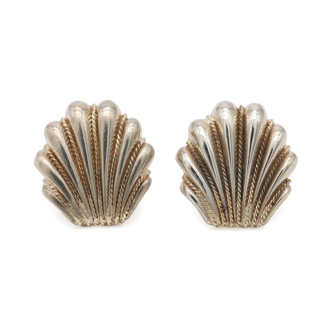 TIFFANY&Co. Tiffany Shell Motif Stud Earrings, Combination of SV925 and Ag925 Silver 18K Yellow Gold: --- Catalog ---Category: SizeSize (HxWxD): 11.00mm x 11.00mm / 0.43'' x 0.43''Category: DesignType: Stud earringsColor: Gold, SilverGender: WomenMaterial: Silver 925, Yellow gold (18K)Category: Genera