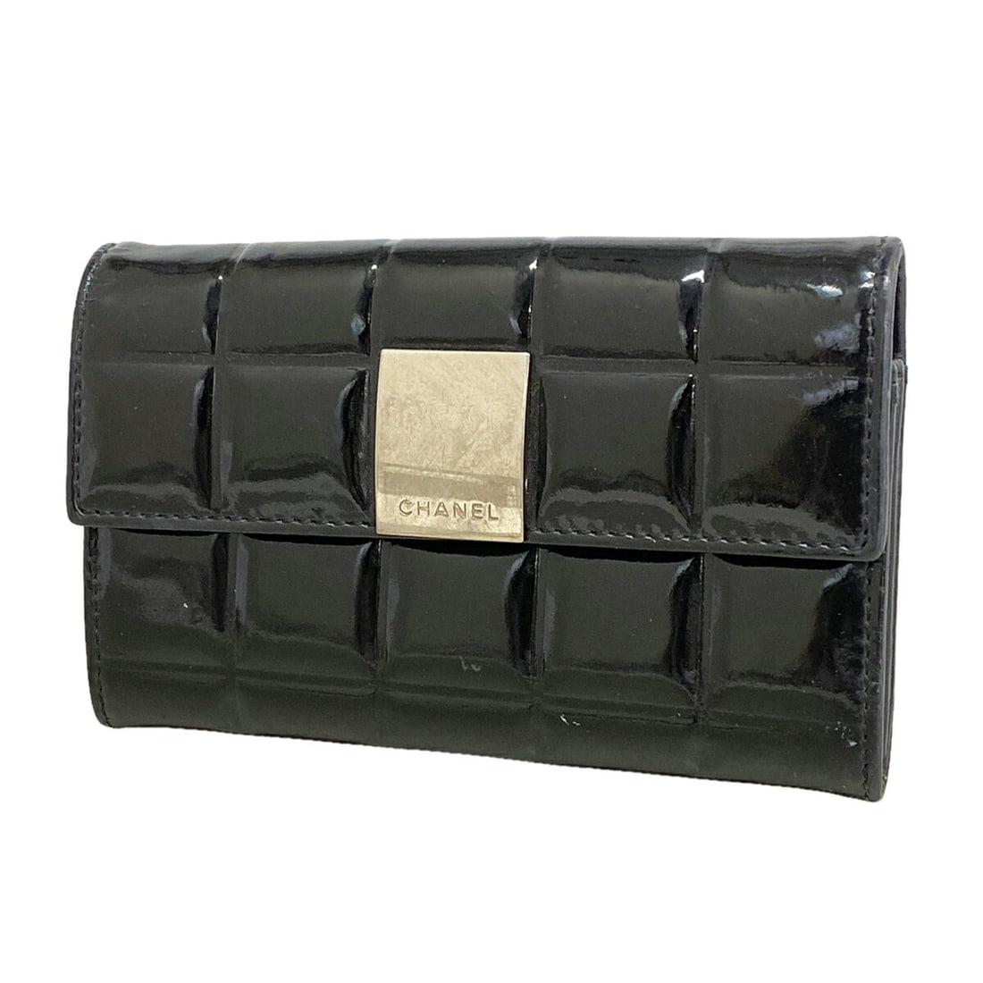 Chanel Wallet/Coin Case, Chocolate Bar Design, Patent Leather, Black, Women's, P3444756: --- Catalog ---Category: SizeSize (HxWxD): 8.5cm x 13.5cm x 2.5cm / 3.34'' x 5.31'' x 0.98''Category: DesignType: Coin purse/coin caseColor: BlackGender: WomenMaterial: Patent leather Category: Genera