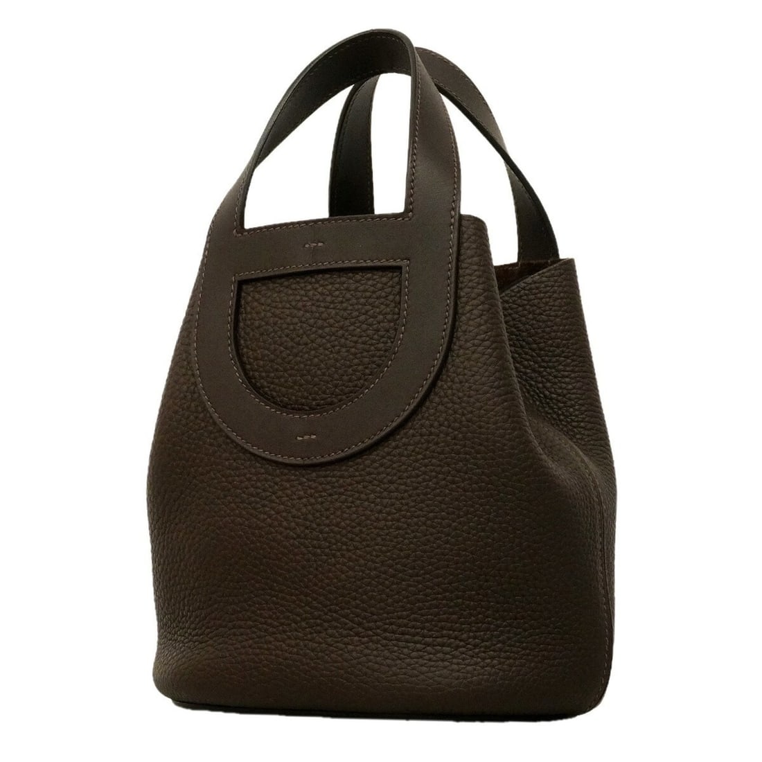 Hermes In the Loop 18 Handbag, Taurillon Clemence Leather, Ebene, W Stamp, Women's.: --- Catalog ---Category: SizeSize (HxWxD): 20cm x 17.5cm x 12cm / 7.87'' x 6.88'' x 4.72''Category: DesignType: HandbagColor: BrownGender: WomenMaterial: Taurillon clemence leather Hardware Color: Gol