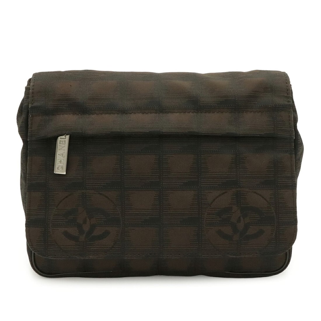 CHANEL New Travel Line Waist Bag, Body Shoulder Nylon Jacquard, Dark Brown A29346: --- Catalog ---Category: SizeSize (HxWxD): 17cm x 21.5cm x 6.5cm / 6.69'' x 8.46'' x 2.55''Category: DesignType: Fanny pack, Shoulder bagColor: Dark brownGender: Men,WomenMaterial: New Travel Line Cat