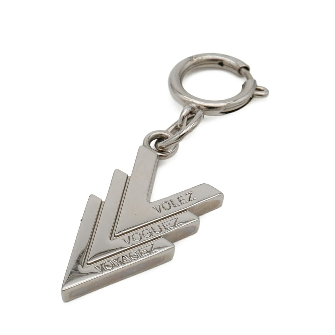 LOUIS VUITTON Triple V VOLEZ VOGUEZ VOYAGEZ VVV Pendant Top Necklace Head Charm Metal Silver M62727: --- Catalog ---Category: SizePendant Size: 61mm x 16mm / 2.4'' x 0.62''Category: DesignColor: SilverGender: Men,WomenMaterial: MetalNecklace Type: PendantCategory: GeneralMPN: M62727Brand: Louis Vuitt