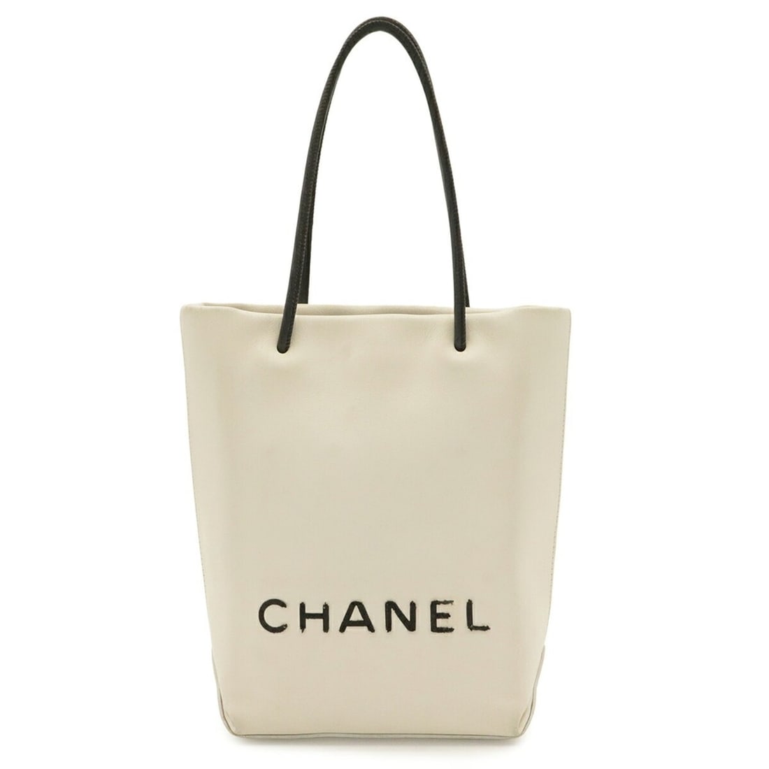 CHANEL Essential Tote PM Small Bag Handbag Leather White Black A46880: --- Catalog ---Category: SizeSize (HxWxD): 21.5cm x 14.5cm x 7.5cm / 8.46'' x 5.7'' x 2.95''Category: DesignType: Handbag, Tote bagColor: Black, White, YellowGender: WomenMaterial: Leather Category: G
