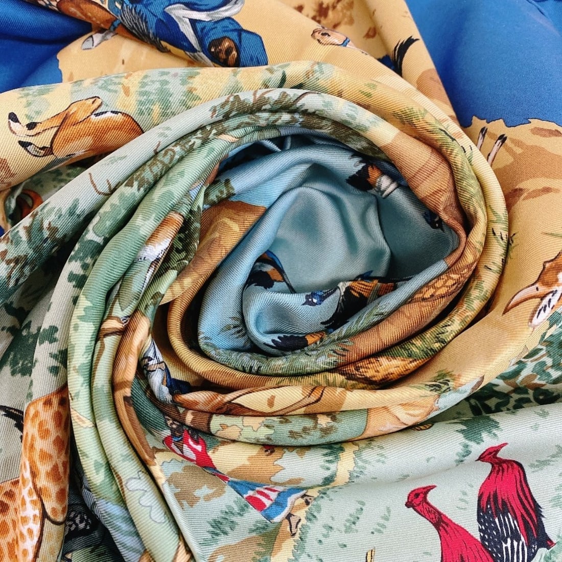 HERMES Carre 90 African Animal Print Silk Scarf, Muffler, Shawl, Stole, Blue: --- Catalog ---Category: SizeSize (LxW): 90cm x 88cm / 35.43'' x 34.64''Category: DesignType: ScarfColor: BlueGender: WomenMaterial: Silk Category: GeneralBrand: Hermes--- Item List ---Section: Condit