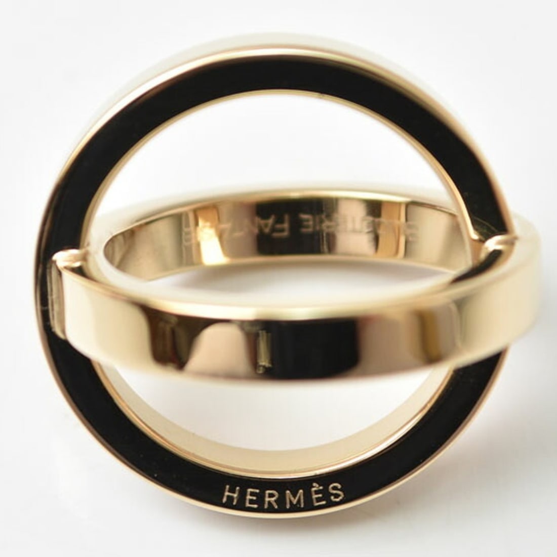 Hermes Scarf Ring HERMES Cosmos BIJOUTERIE FANTAISIE Gold Metal: --- Catalog ---Category: DesignColor: GoldGender: Women,MenCategory: GeneralBrand: HermesCategory: Physical PropertiesSize (HxWxD): 2.5cm x 2.5cm / 0.98'' x 0.98''--- Item List ---Section: ConditionRa
