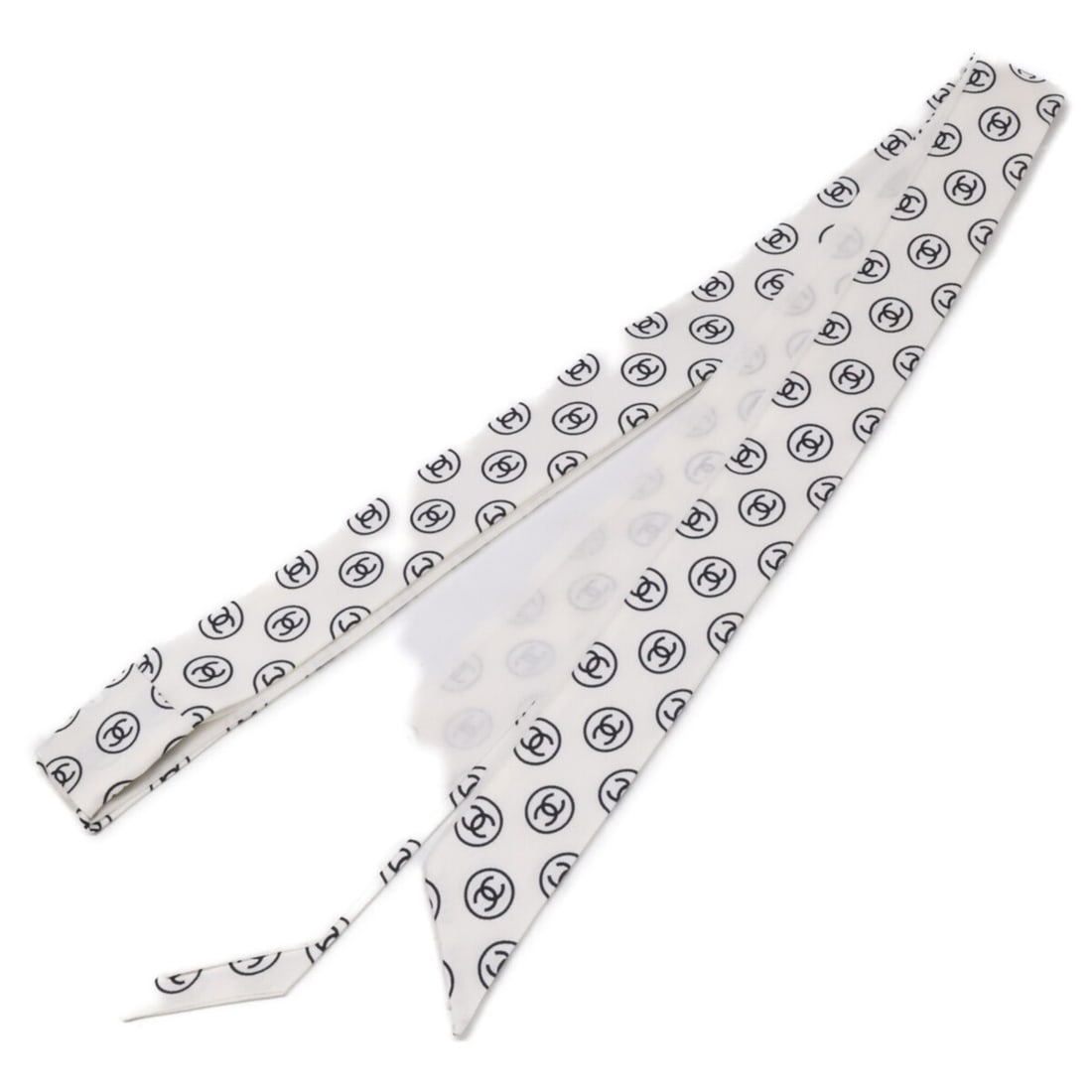 CHANEL 25-26AW AAB535 Coco Mark Silk Hairband Scarf/Muffler White Women's: --- Catalog ---Category: SizeSize (LxW): 1.57m x 3.5cm / 62'' x 1.37''Category: DesignType: ScarfColor: WhiteGender: WomenMaterial: Silk Category: GeneralBrand: Chanel--- Item List ---Section: Conditi