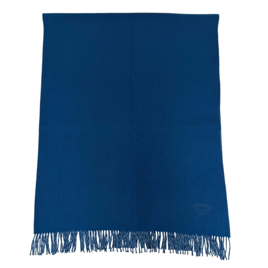 HERMES 100% Cashmere Logo Embroidered Bi-color Fringe Large Stole Scarf Shawl Blue Women's: --- Catalog ---Category: SizeSize (LxW): 1.72m x 67cm / 67.71'' x 26.37''Category: DesignType: StoleColor: BlueGender: WomenMaterial: Cashmere Category: GeneralBrand: Hermes--- Item List ---Section: C