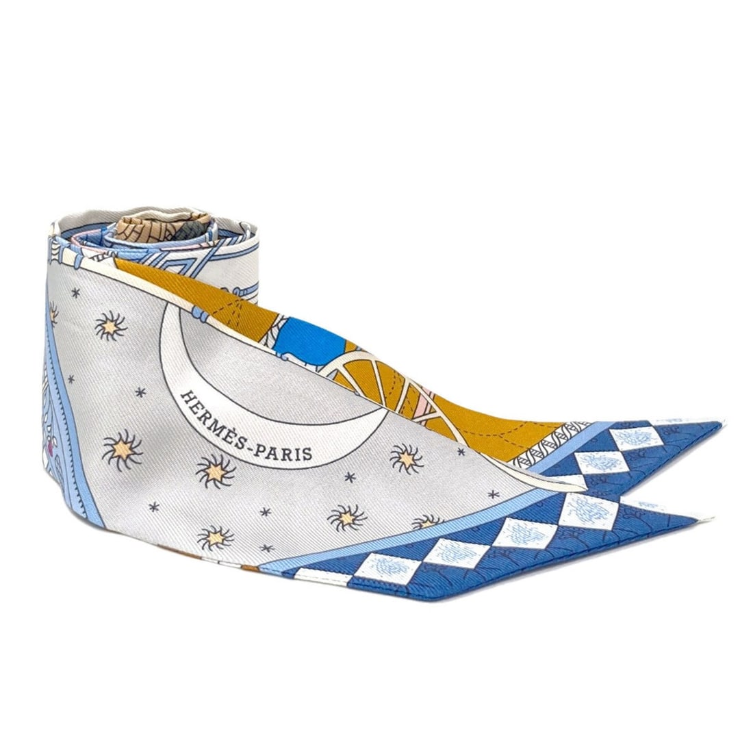 Hermes Twilly Scarf Muffler Silk Women's HERMES: --- Catalog ---Category: SizeSize (LxW): 86cm x 5cm / 33.85'' x 1.96''Category: DesignType: ScarfColor: Blue, Pink, WhiteGender: WomenMaterial: Silk Category: GeneralBrand: Hermes--- Item List ---Sect