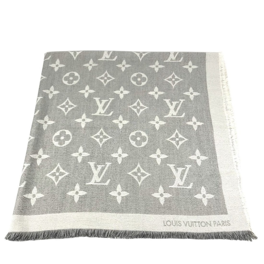 LOUIS VUITTON MP2412 Monogram Giant Logo Shawl Scarf Fringe Stole Cashmere Silk Men's Women's Gray: --- Catalog ---Category: SizeSize (LxW): 1.44m x 1.4m / 56.69'' x 55.11''Category: DesignType: ShawlColor: Gray, Monogram, WhiteGender: Men,WomenMaterial: Monogram Category: GeneralMPN: MP2412Brand: L