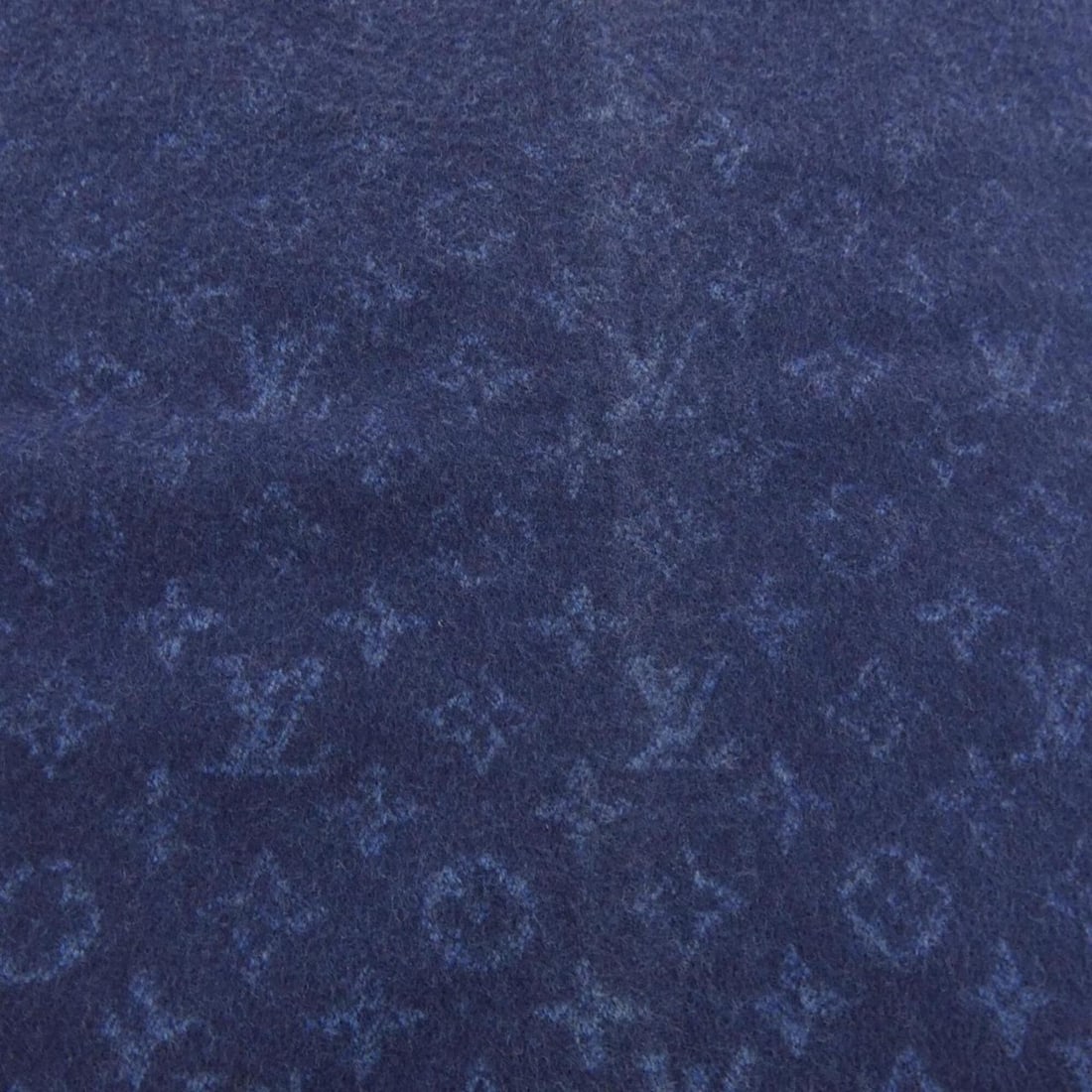 Louis Vuitton Monogram Gradient M70257 Scarf - 4