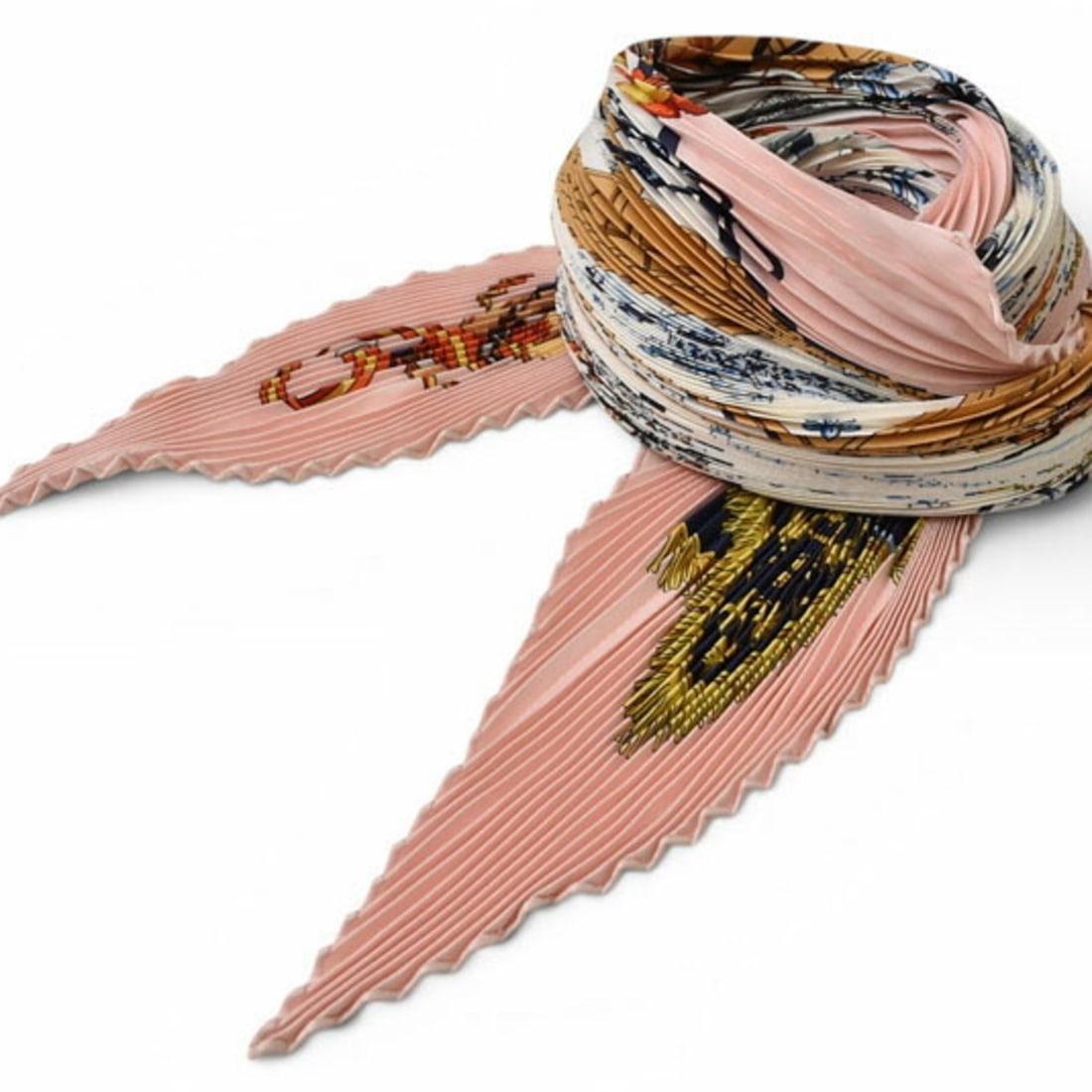 Hermes scarf/pleated carré HERMES shawl scarf muffler diamond shape silk twill equestrian: --- Catalog ---Category: SizeSize (LxW): 50cm x 1.3m / 19.68'' x 51.18''Category: DesignType: ScarfColor: PinkGender: WomenMaterial: Silk Category: GeneralBrand: HermesCountry of Origin: France--- Ite