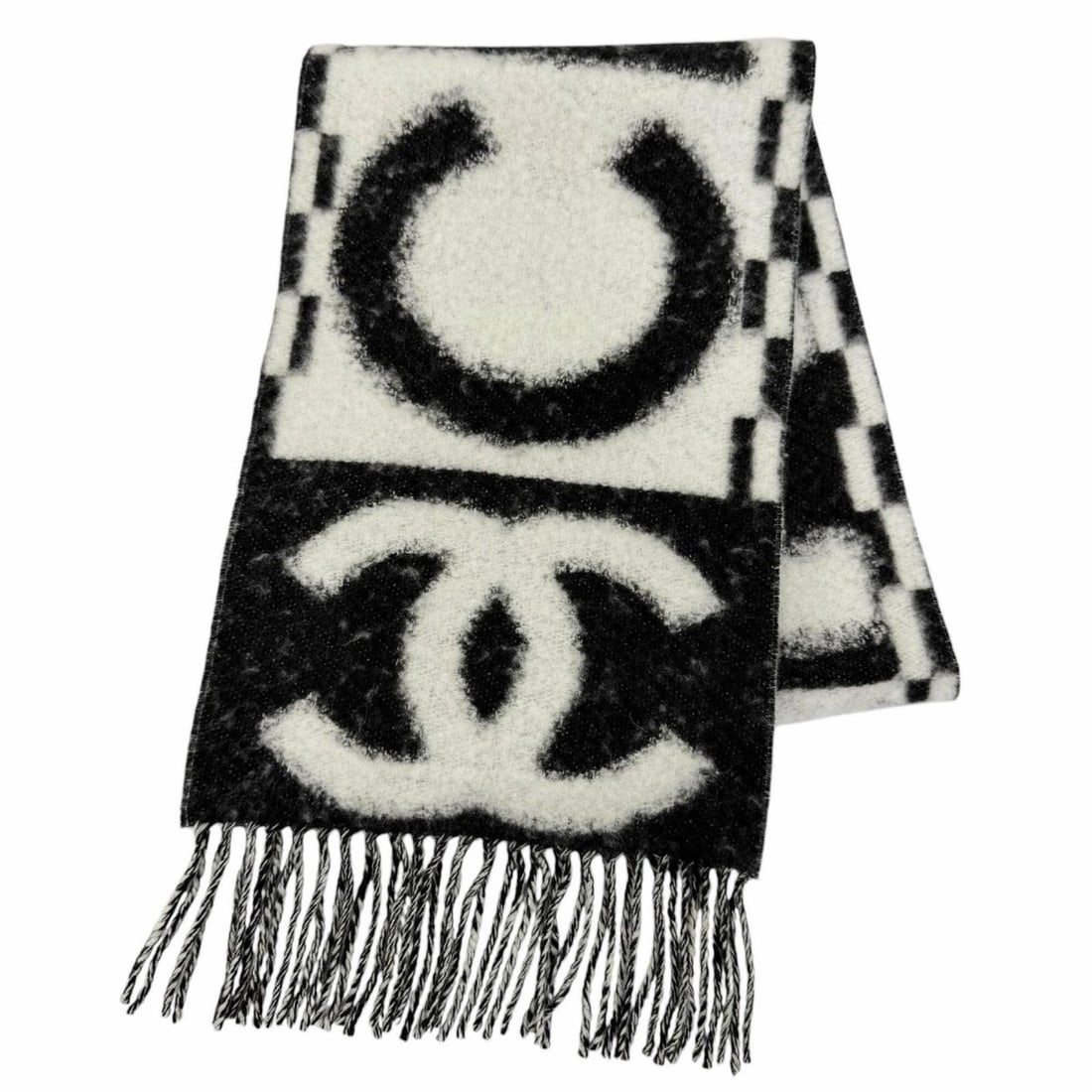 CHANEL AAA478 Cashmere Silk Blend Coco Mark Logo Design Fringe Stole Scarf White Black Made in Italy: --- Catalog ---Category: SizeSize (LxW): 1.6m x 26cm / 62.99'' x 10.23''Category: DesignType: StoleColor: Black, WhiteGender: WomenMaterial: Cashmere , Silk Category: GeneralMPN: AAA478Brand: ChanelCo