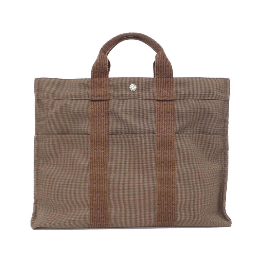 Hermes Herline MM 100951M Handbag: --- Catalog ---Category: SizeSize (HxWxD): 32cm x 42cm x 10cm / 12.59'' x 16.53'' x 3.93''Category: DesignType: HandbagColor: BrownGender: WomenMaterial: Canvas Hardware Color: SilverCategory: General