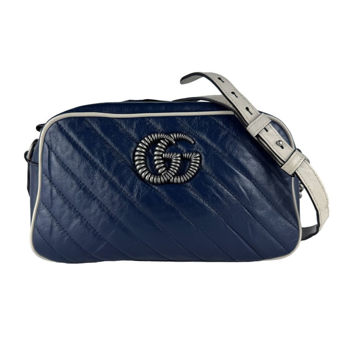 Gucci GG Marmont Crossbody Shoulder Bag, Leather, Navy, Ivory, Silver, Women's, 447632 z10941: --- Catalog ---Category: SizeSize (HxWxD): 14cm x 24cm x 7cm / 5.51'' x 9.44'' x 2.75''Category: DesignType: Shoulder bagColor: Ivory, NavyGender: WomenMaterial: Leather Category: GeneralMPN: 447632Br