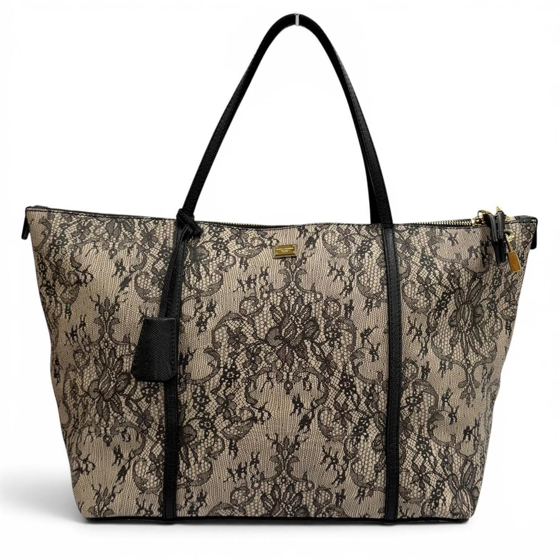Dolce & Gabbana DOLCE&GABBANA Lace Print Leather Tote Bag with Key, Beige & Black, Made in Italy,: --- Catalog ---Category: SizeSize (HxWxD): 28cm x 48cm x 16cm / 11.02'' x 18.89'' x 6.29''Category: DesignType: Tote bagColor: Beige, BlackGender: WomenMaterial: Leather Category: GeneralBrand: Dolce 