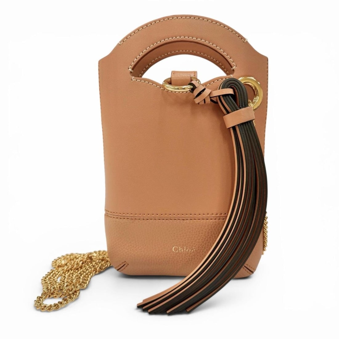 Chloé Chloe CHC20AP330C6126B WALDEN Walden Phone Pouch Tassel Crossbody Leather Shoulder Bag Brown: --- Catalog ---Category: SizeSize (HxWxD): 21.5cm x 14cm / 8.46'' x 5.51''Category: DesignType: Shoulder bagColor: BrownGender: WomenMaterial: Leather Category: GeneralMPN: CHC20AP330C6126BBrand: Chlo