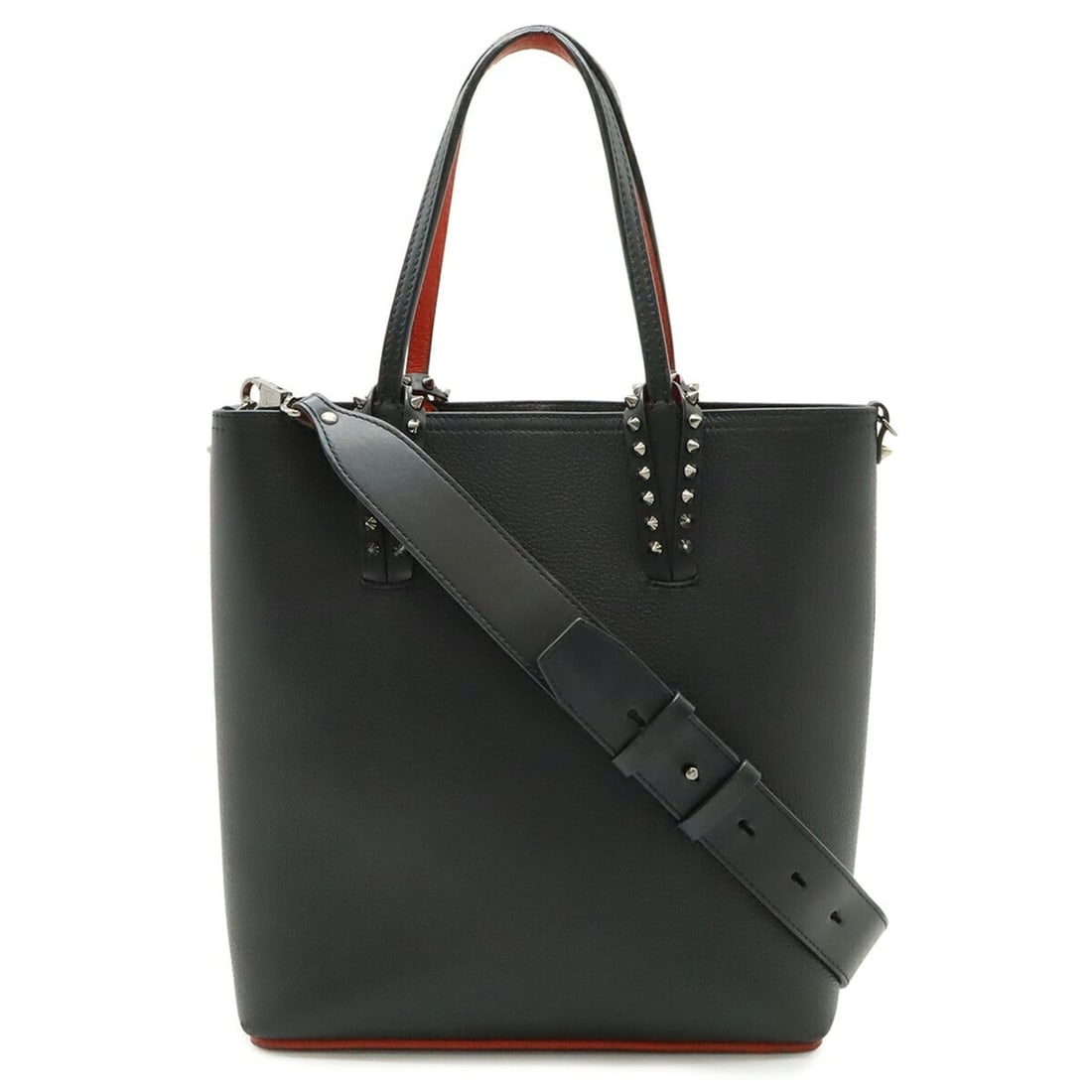 Christian Louboutin Cabata handbag/shoulder bag, leather, studs, black, red.: --- Catalog ---Category: SizeSize (HxWxD): 27.5cm x 25cm x 8cm / 10.82'' x 9.84'' x 3.14''Category: DesignType: Handbag, Shoulder bagColor: Black, Red colorGender: WomenMaterial: Leather Category: Gen