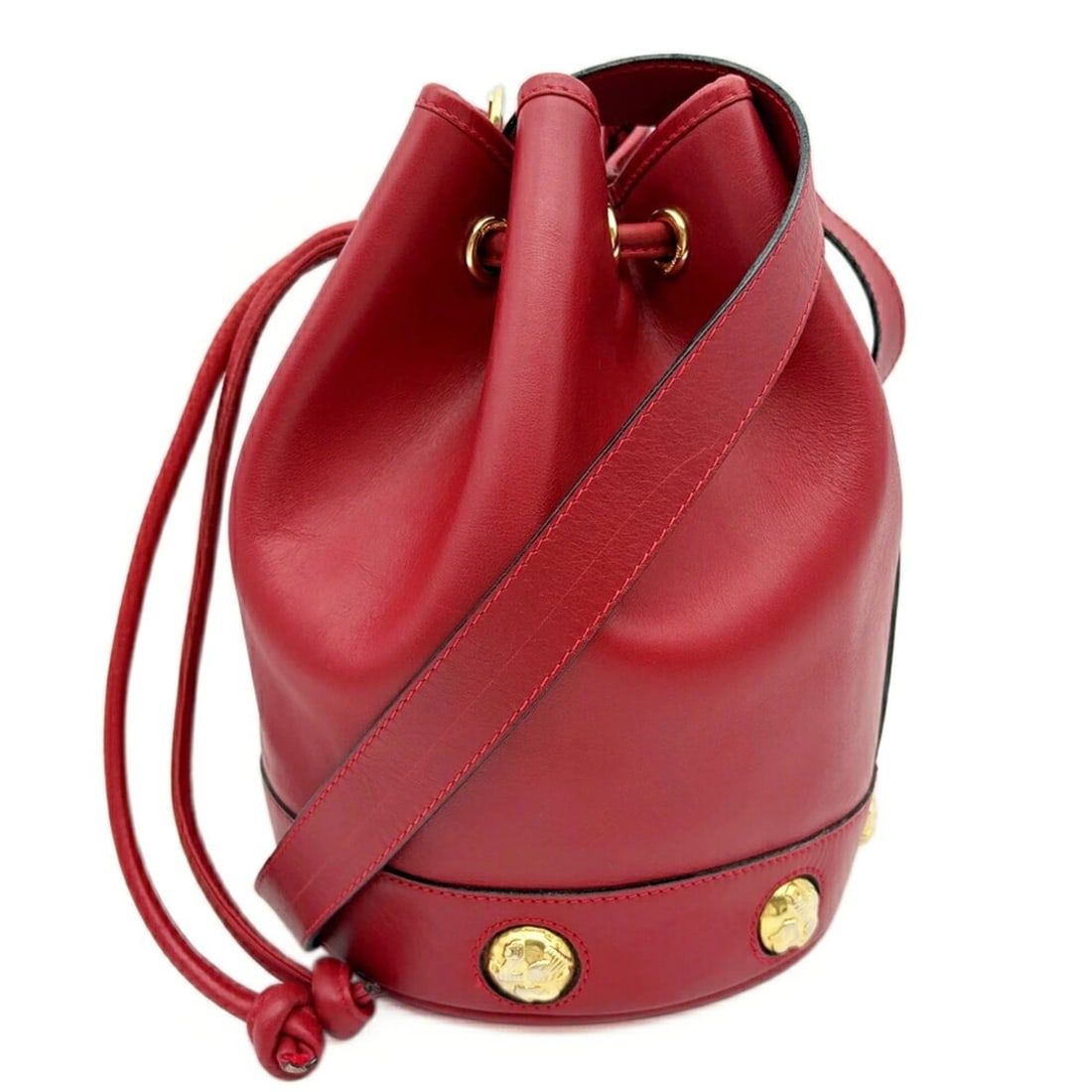 Salvatore Ferragamo bag, shoulder gold buttons, leather, red.: --- Catalog ---Category: SizeSize (HxWxD): 25cm x 18cm x 18cm / 9.84'' x 7.08'' x 7.08''Strap Length: 104cm / 40.94''Category: DesignType: Shoulder bagColor: Red colorGender: WomenClosure: ButtonMater