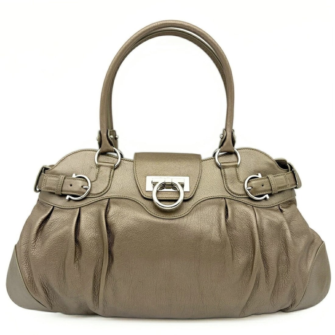 Salvatore Ferragamo bag, Gancini Marissa AB-21 5370, leather, bronze metallic.: --- Catalog ---Category: SizeHandle Drop: 17.00cm / 6.69''Size (HxWxD): 23cm x 46cm x 8cm / 9.05'' x 18.11'' x 3.14''Category: DesignType: HandbagColor: BronzeGender: WomenMaterial: Leather Category: 