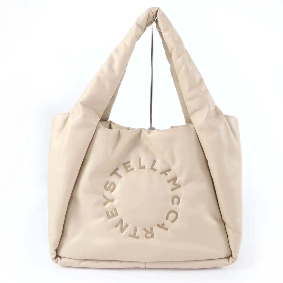Stella McCartney Logo Puffy Tote Bag, Circle Logo, with Pouch, Eco-Leather Beige, Made in Italy,: --- Catalog ---Category: SizeSize (HxWxD): 30cm x 43cm x 13cm / 11.81'' x 16.92'' x 5.11''Category: DesignType: Pouch, Tote bagColor: BeigeGender: WomenMaterial: Polyester , Elastane , Nylon Category: