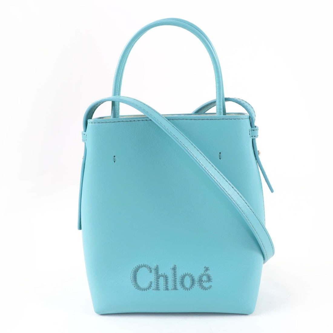 Chloé Chloe CHC23UP873I1046K Sense Micro Tote Bag, Logo Embroidered Leather Shoulder Blue, with: --- Catalog ---Category: SizeSize (HxWxD): 18cm x 17cm x 6cm / 7.08'' x 6.69'' x 2.36''Category: DesignType: Shoulder bagColor: BlueGender: WomenMaterial: Leather Category: GeneralMPN: CHC23UP873I1046