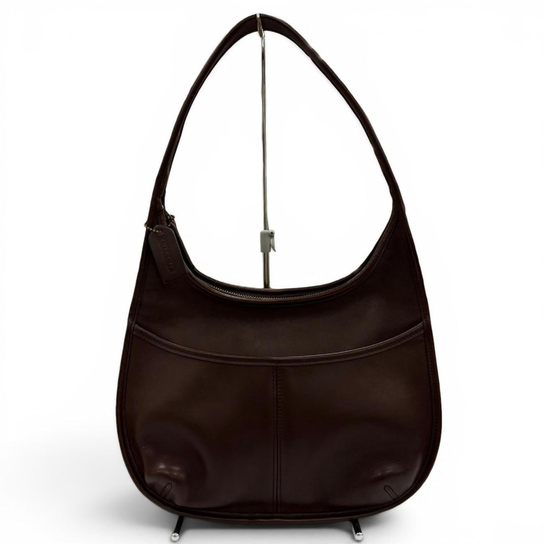 COACH Old Coach 9033 Ergo Rare Charm Included Glove Leather Semi-Shoulder One-Shoulder Bag Brown: --- Catalog ---Category: SizeSize (HxWxD): 22cm x 32cm x 7.5cm / 8.66'' x 12.59'' x 2.95''Category: DesignType: Shoulder bagColor: BrownGender: WomenMaterial: Leather Category: GeneralMPN: 9033Brand: 