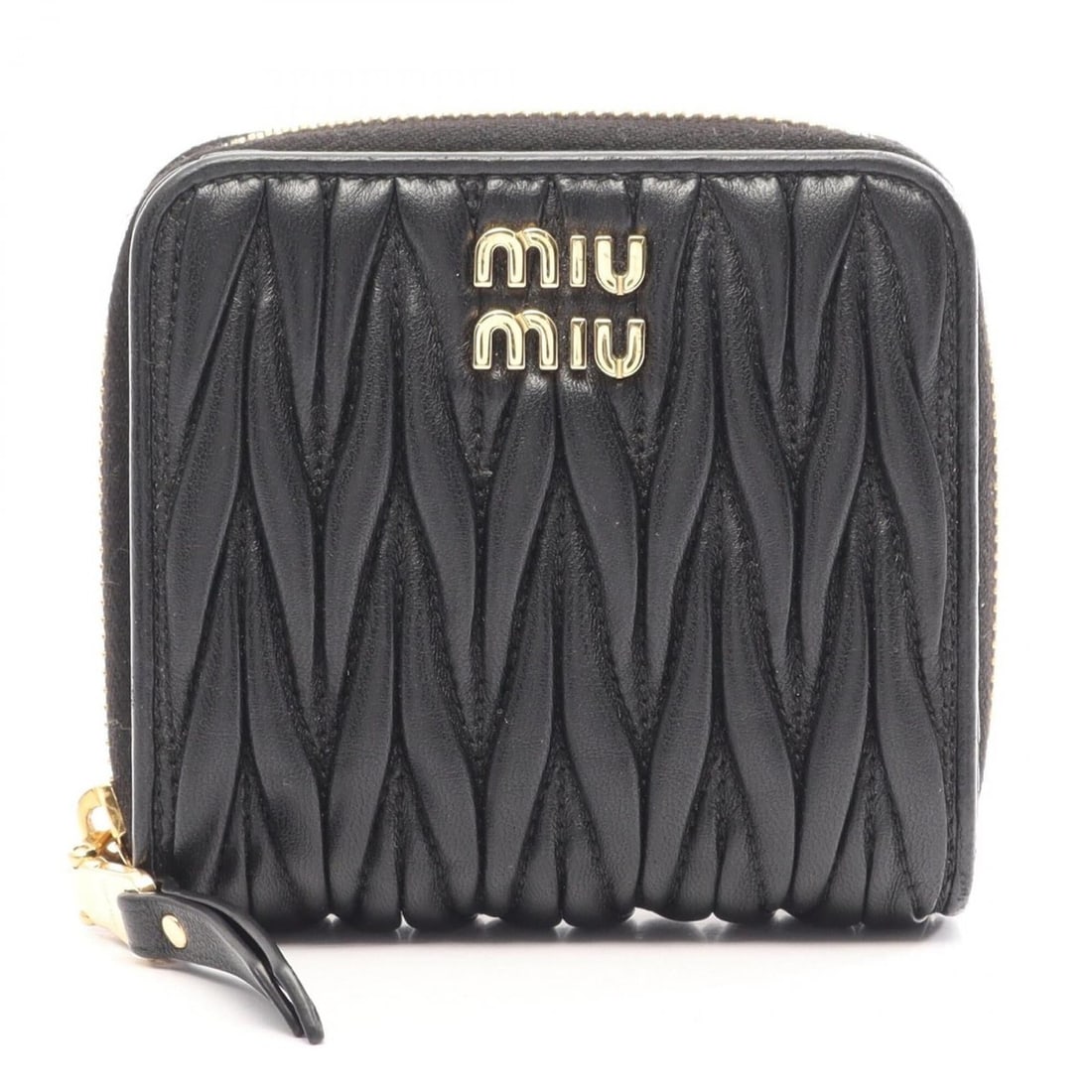 Miu Miu Miu MATELASSE'1 Matelasse Bi-fold Wallet, Leather, Women's, Black: --- Catalog ---Category: SizeSize (HxWxD): 10cm x 10.5cm x 3cm / 3.93'' x 4.13'' x 1.18''Category: DesignType: Wallet (bi-fold)Color: BlackGender: WomenMaterial: Leather Category: GeneralLine: Matelas