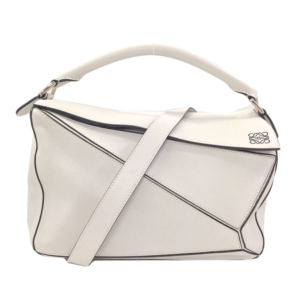 Loewe Puzzle Bag 2-Way Handbag Calfskin Women's LOEWE: --- Catalog ---Category: SizeSize (HxWxD): 19cm x 28cm x 12cm / 7.48'' x 11.02'' x 4.72''Strap Length: 82cm - 118cm / 32.28'' - 46.45''Handle Length: 33cm / 12.99''Category: DesignType: HandbagColor: 