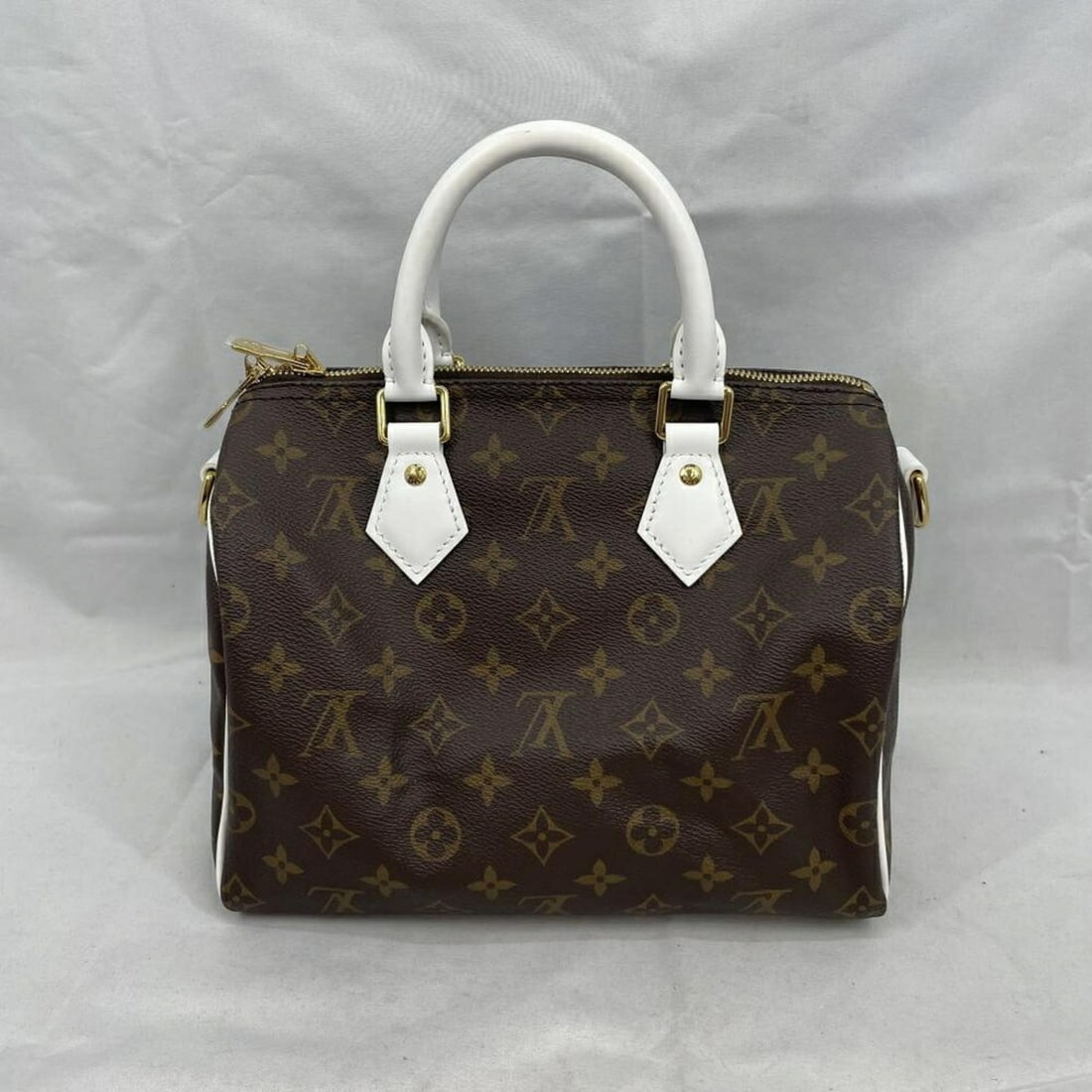 LOUIS VUITTON Monogram Speedy Bandoulière 25 LV Match M20754 Handbag Louis Vuitton: --- Catalog ---Category: SizeSize (HxWxD): 21.5cm x 23.5cm x 14cm / 8.46'' x 9.25'' x 5.51''Category: DesignType: HandbagColor: BrownGender: WomenCategory: GeneralBrand: Louis Vuitton--- Item List ---