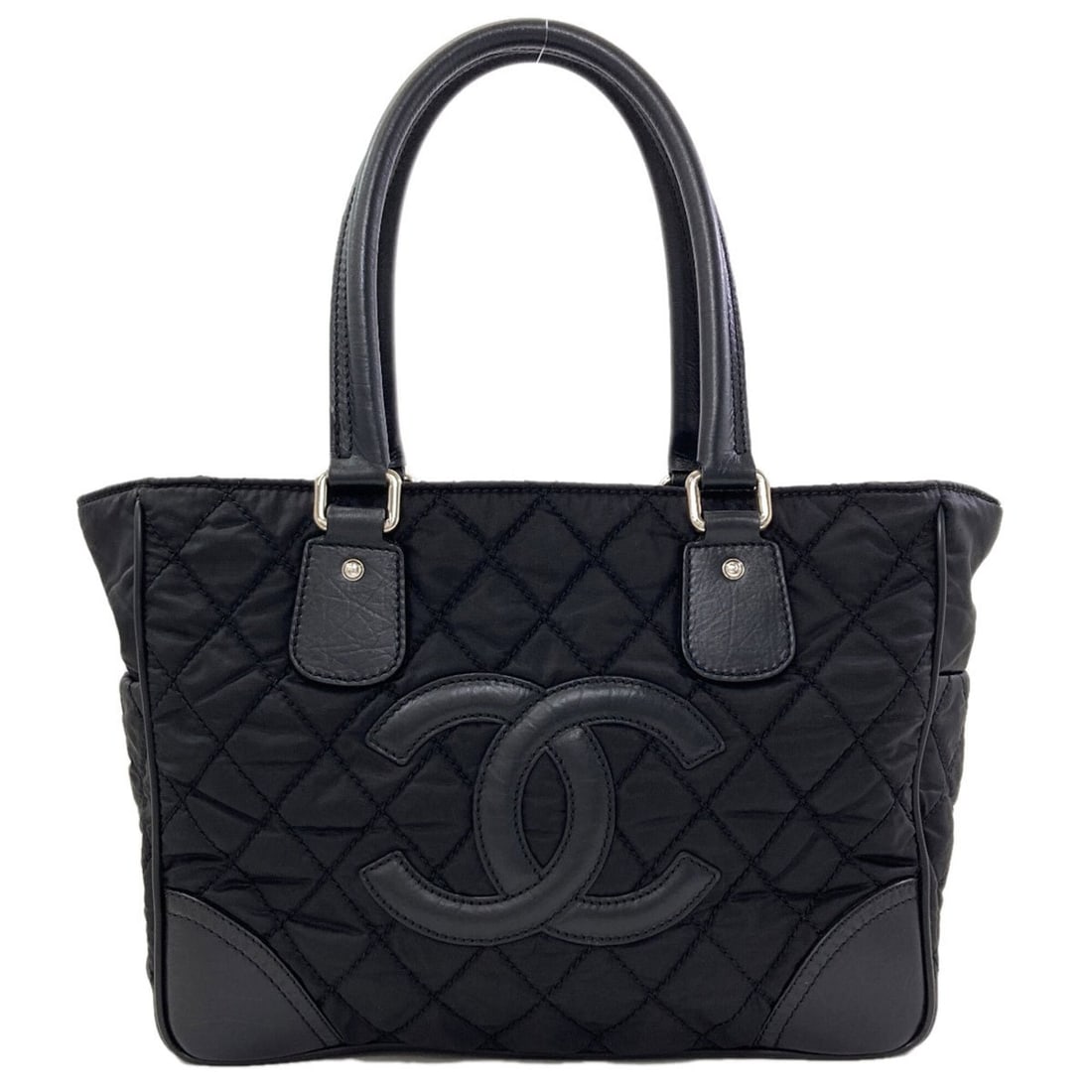Chanel Paris New York Line Tote Bag, Silver Hardware, Nylon Material, Women's.: --- Catalog ---Category: SizeSize (HxWxD): 25cm x 33cm x 15cm / 9.84'' x 12.99'' x 5.9''Handle Length: 45cm / 17.71''Category: DesignType: Tote bagColor: BlackGender: WomenClosure: ZipperMaterial: Nyl