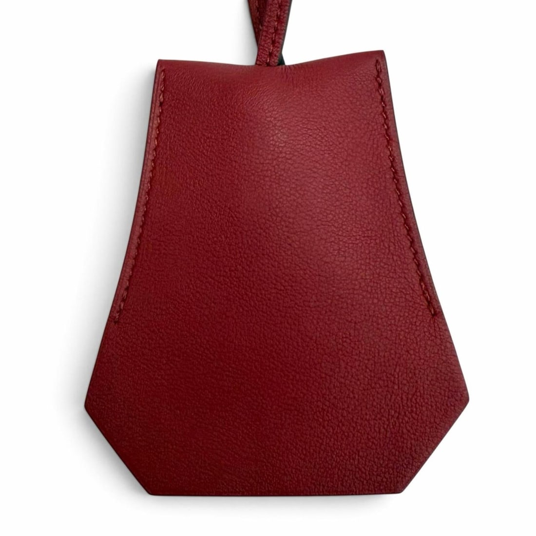 HERMES Hermes Leather Silver Hardware Clochette Necklace Pendant Accessory Bordeaux X Stamp Made in: --- Catalog ---Category: SizePendant Size: 90mm x 77mm / 3.54'' x 3.03''Neck Circumference: 104 cm / 40.94''Category: DesignColor: BordeauxGender: WomenMaterial: LeatherPendant Type: PendantNecklace T