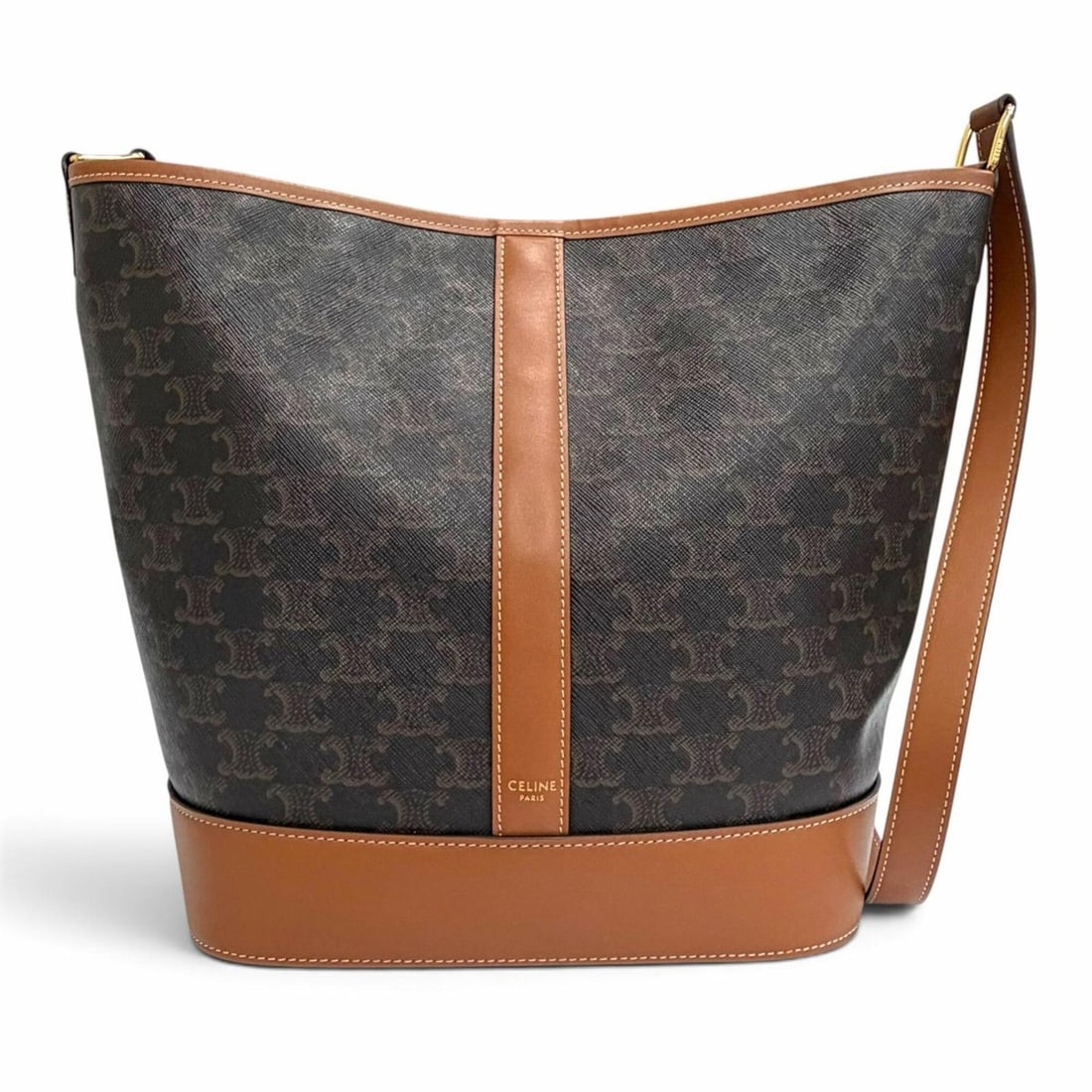 CELINE 19113 Medium Bucket Triomphe Canvas Calfskin Tan Shoulder Bag Brown Made in Italy Women's: --- Catalog ---Category: SizeSize (HxWxD): 27cm x 35cm x 17.5cm / 10.62'' x 13.77'' x 6.88''Category: DesignType: Shoulder bagColor: BrownGender: WomenMaterial: Canvas , Leather Leather/Fur Type: Calf