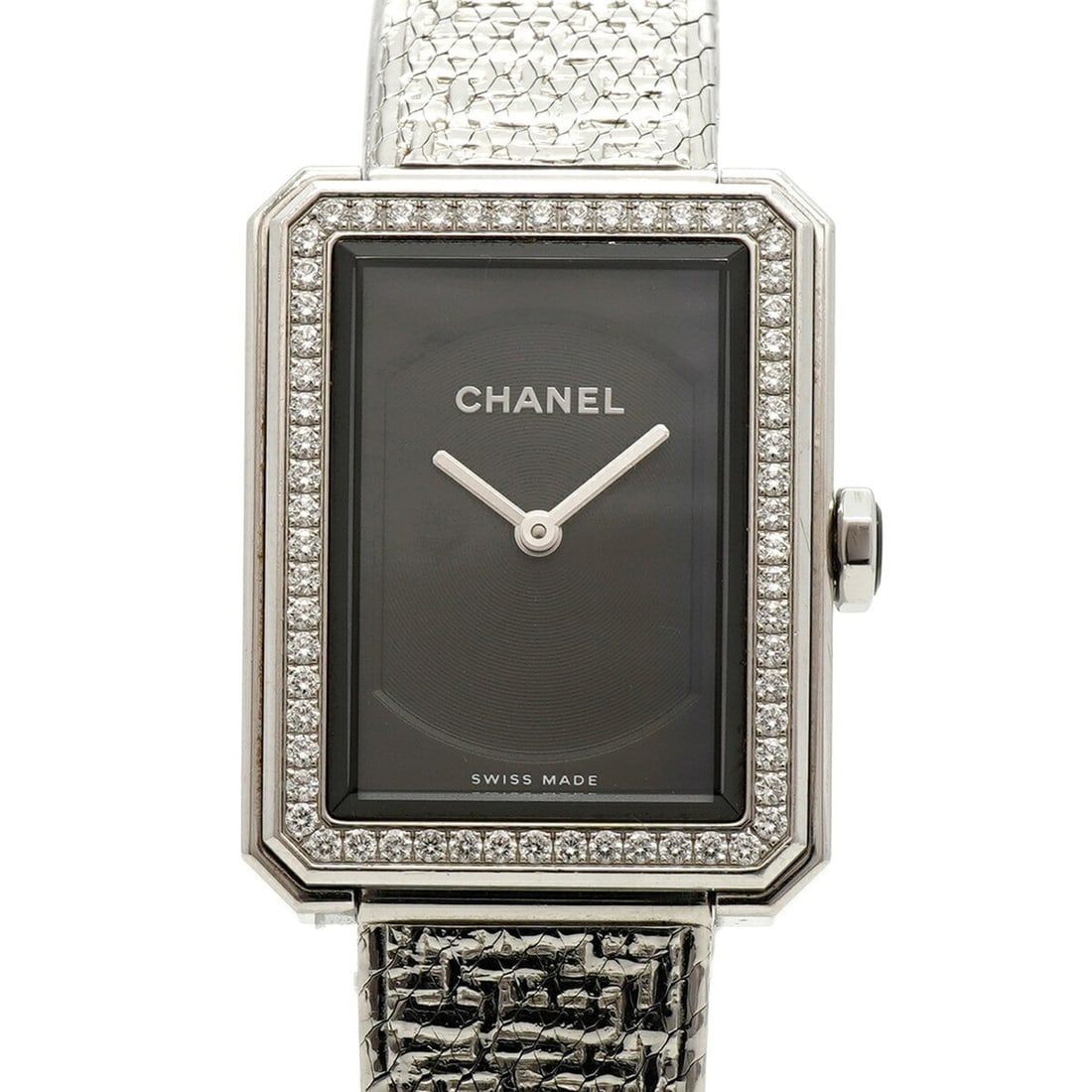 Chanel Boyfriend Tweed Diamond Bezel H4877 Black Dial Women's Watch: --- Catalog ---Category: SizeWrist Size: 16.5cm / 6.49''Case Diameter: 21.5mm / 0.85''Category: DesignType: WristwatchGender: WomenColor (Dial): BlackMaterial (Band): Stainless steelCategory: GeneralM
