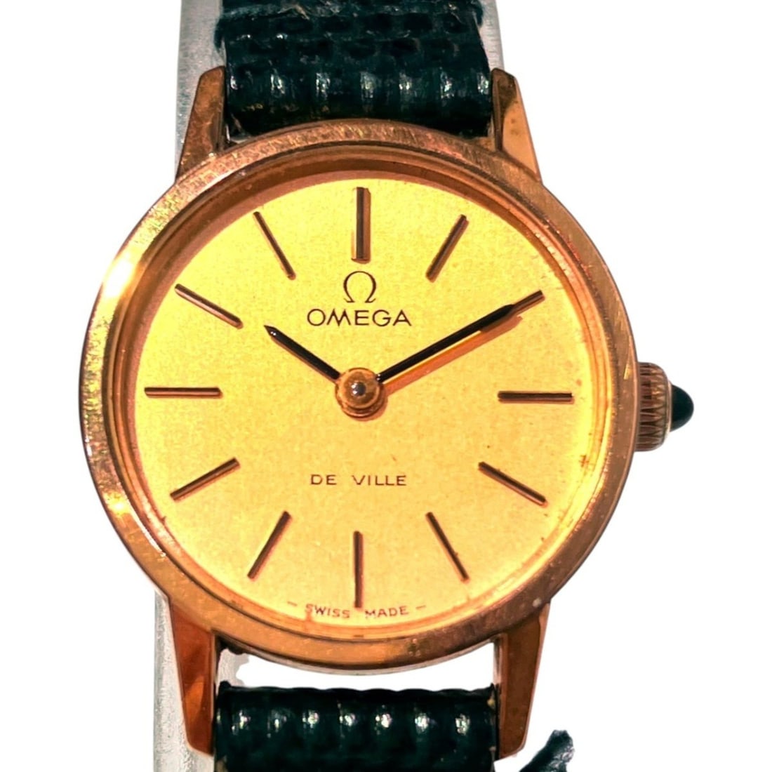 Omega De Ville watch, total weight 12g, stainless steel, manual winding, gold dial.: --- Catalog ---Category: SizeWrist Size: 13cm - 16.5cm / 5.11'' - 6.49''Case Diameter: 20mm / 0.79''Category: DesignType: WristwatchGender: WomenColor (Dial): GoldMaterial (Case): Stainless steelCateg