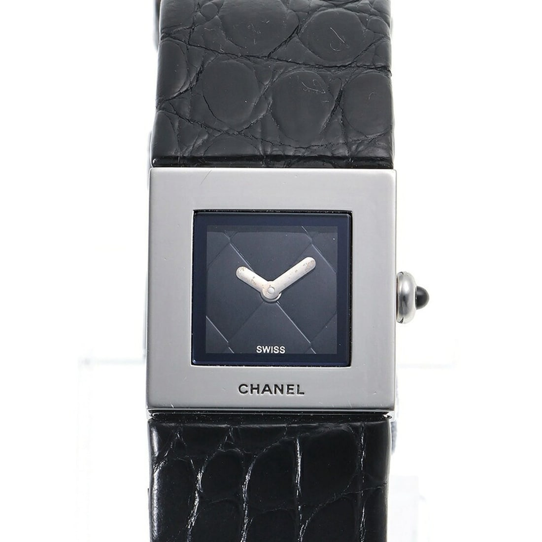 Chanel Matelassé H0116 Black Quartz Watch: --- Catalog ---Category: SizeWrist Size: 12.5cm - 16.5cm / 4.92'' - 6.49''Case Diameter: 19mm / 0.75''Category: DesignType: WristwatchGender: Men,WomenColor (Dial): BlackMaterial (Band):