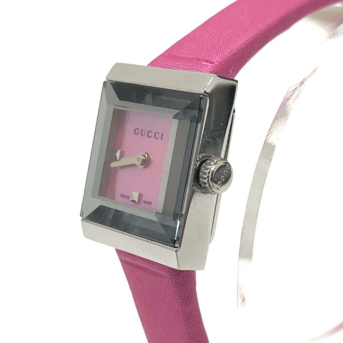 GUCCI 128.5 Pink Shell Quartz Wristwatch Watch SS Ladies Silver S-240816-8: --- Catalog ---Category: SizeWrist Size: 12cm - 15cm / 4.72'' - 5.9''Case Diameter: 14mm / 0.55''Category: DesignType: WristwatchGender: WomenColor (Dial): PinkMaterial (Band): Stainless steelMaterial