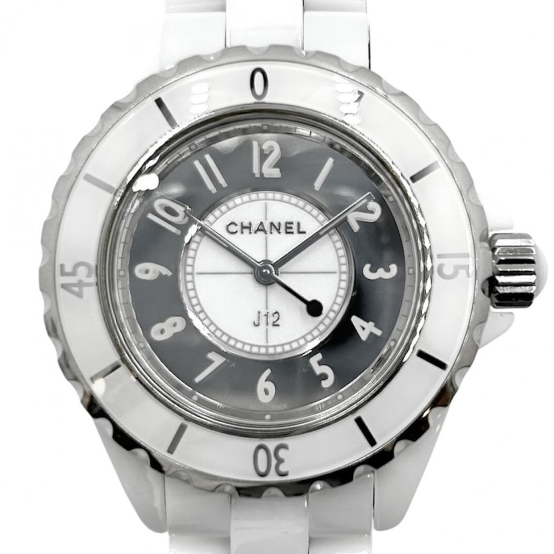 Chanel Men's J12 Mirror Watch 33mm White Dial Quartz Ceramic H4861: --- Catalog ---Category: SizeWrist Size: 13.5cm / 5.31''Case Diameter: 33mm / 1.3''Category: DesignType: WristwatchGender: MenColor (Dial): WhiteMaterial (Band): CeramicMaterial (Case): CeramicCategor