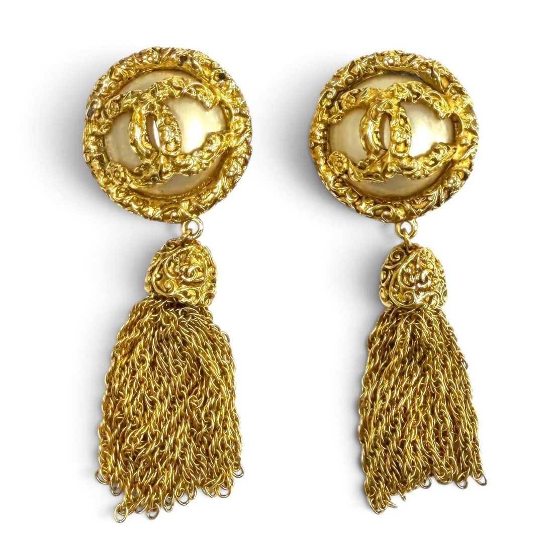 CHANEL Vintage 93A Coco Mark Lava Pearl Earrings, Gold, Made in Italy, Women's, with Box.: --- Catalog ---Category: DesignType: Clip earringsColor: GoldGender: WomenCategory: GeneralMPN: 93ABrand: ChanelCountry of Origin: Italy--- Item List ---Section: ConditionRanking: Rank A Used - A few 