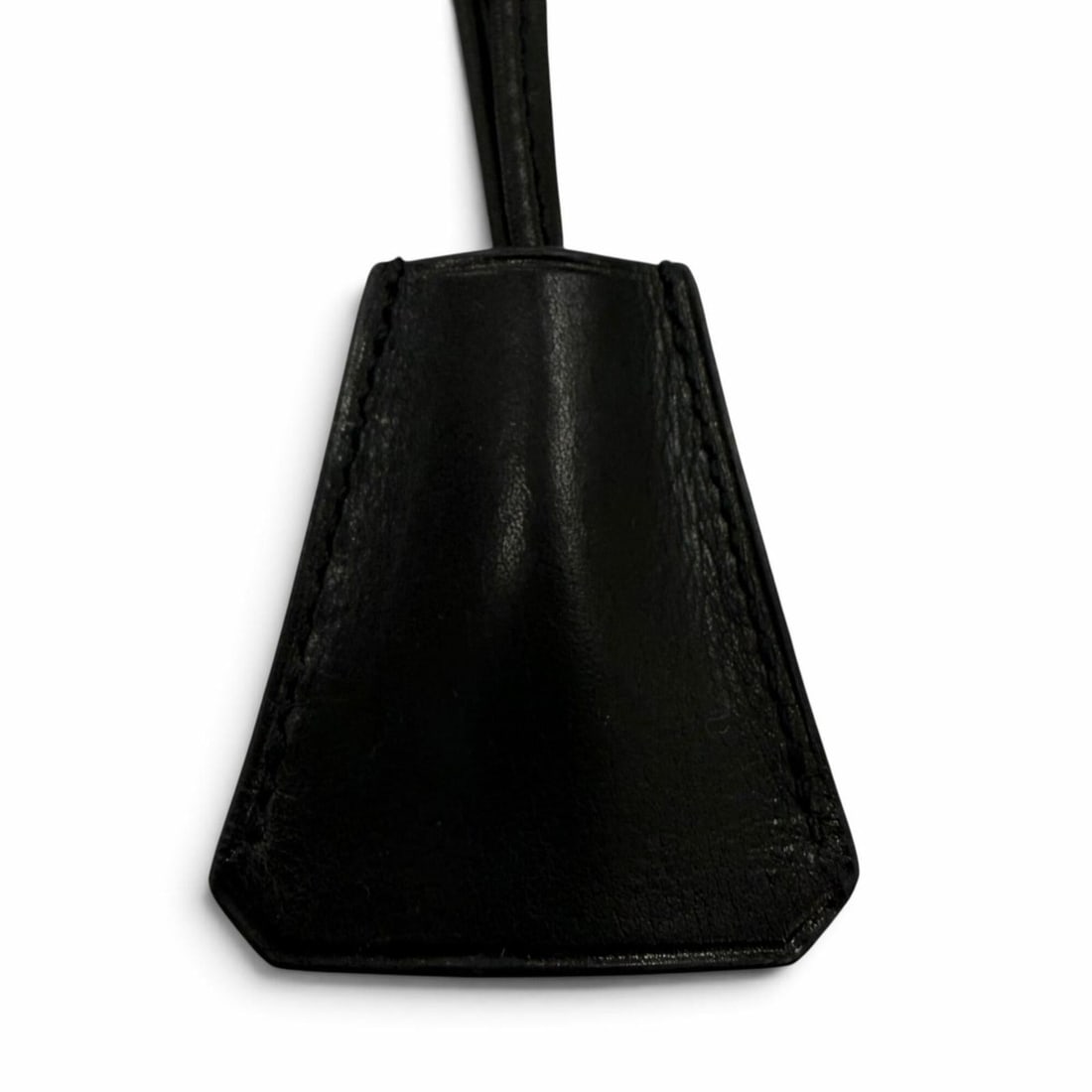 HERMES Leather Kelly Watch Clochette Necklace, Black, Women's, with Box and Dust Bag: --- Catalog ---Category: SizePendant Size: 46mm x 43mm / 1.81'' x 1.69''Neck Circumference: 81 cm / 31.88''Category: DesignColor: BlackGender: WomenMaterial: LeatherNecklace Type: NecklaceCategory: Ge