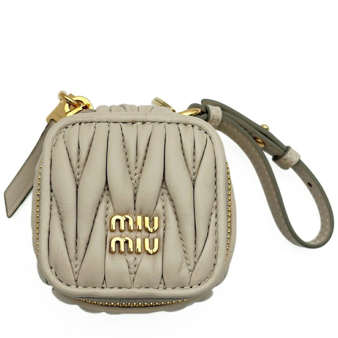 Miu Miu Miu Bag Charm Mini Pouch Matelassé Leather Keyring Trick 5TL527 Lambskin Greige: --- Catalog ---Category: SizeSize (HxWxD): 60.00mm x 60.00mm x 60.00mm / 2.36'' x 2.36'' x 2.36''Category: DesignType: Handbag charmColor: BeigeGender: Women,MenMaterial: LeatherLeather/Fur Type: Lamb