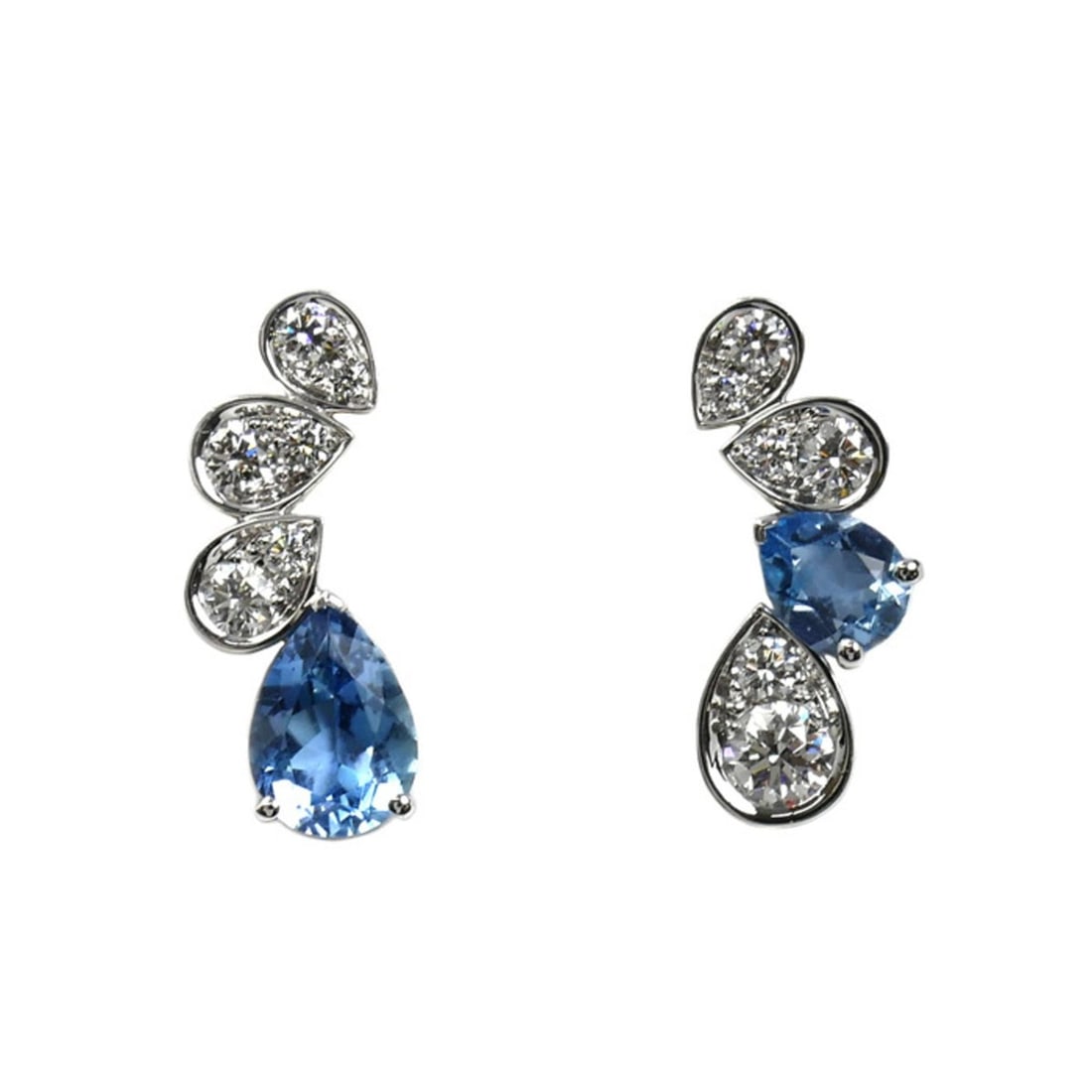 Chaumet 18KWG White Gold Josephine Ronde d'Aigret Earrings 084377 Aquamarine Diamond 3.6g Women's: --- Catalog ---Category: SizeSize (HxWxD): 16.30mm x 6.50mm / 0.64'' x 0.26''Category: DesignType: Stud earringsStone: Aquamarine, DiamondGender: WomenMaterial: White gold (18K)Category: GeneralMPN: 0