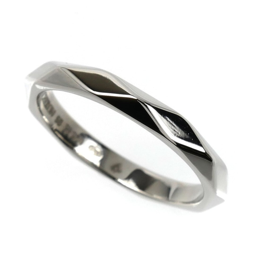 Boucheron Pt950 Platinum Faceted Ring JAL00014 56 5.0g Women's: --- Catalog ---Category: SizeUS Size: 8Brand Size: 56Category: DesignType: Band ringGender: WomenMaterial: Platinum 950Category: GeneralMPN: JAL00014Brand: BoucheronCountry of Origin: France--- Item L
