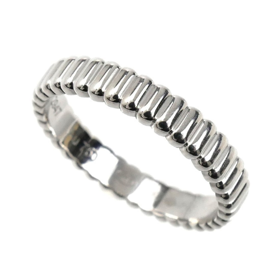 Boucheron 18KWG White Gold Quatre Grosgrain Small Ring JAL01170 Size 46 2.8g Women's: --- Catalog ---Category: SizeUS Size: 3.5Brand Size: 46Category: DesignType: Band ringGender: WomenMaterial: White gold (18K)Category: GeneralMPN: JAL01170Brand: BoucheronCountry of Origin: France--- 